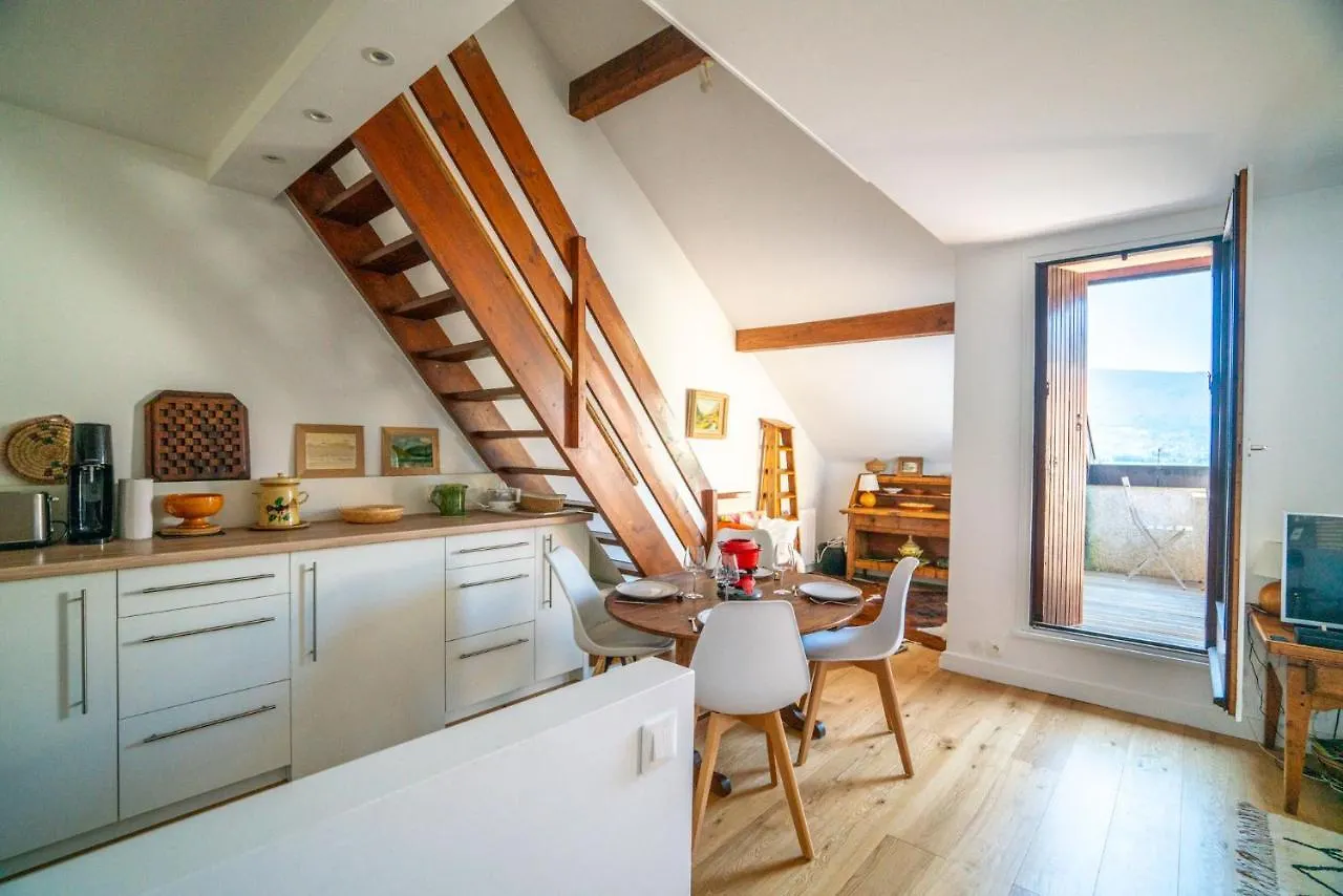 Cabana & Au Coeur Du Village Talloires Apartment